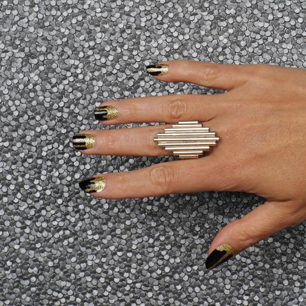 How to paint black and gold glitter ombre nails